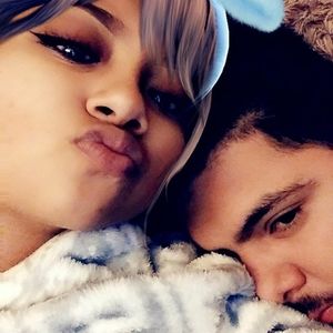 Meet your Posher, Flör